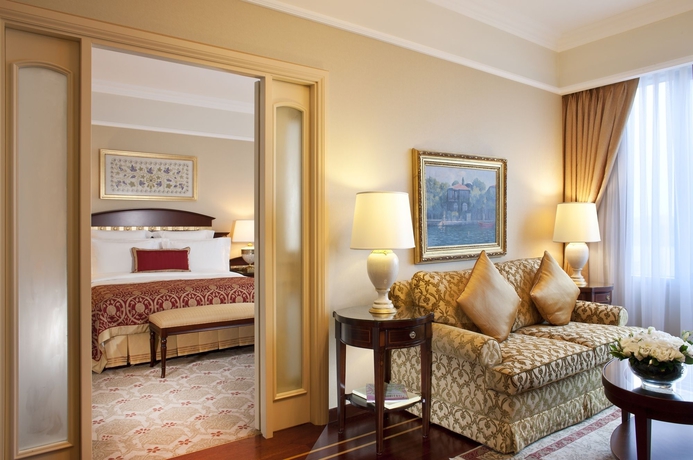 Imagen de la habitación del Hotel The Ritz-carlton, Istanbul. Foto 11