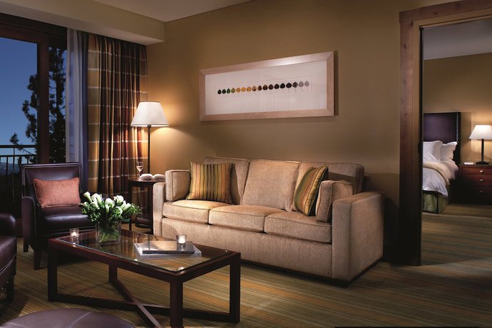 Imagen de la habitación del Hotel The Ritz-carlton, Lake Tahoe. Foto 5