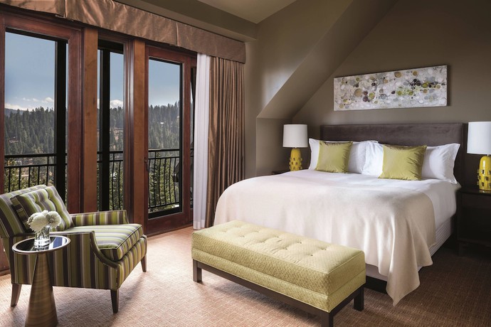 Imagen de la habitación del Hotel The Ritz-carlton, Lake Tahoe. Foto 11