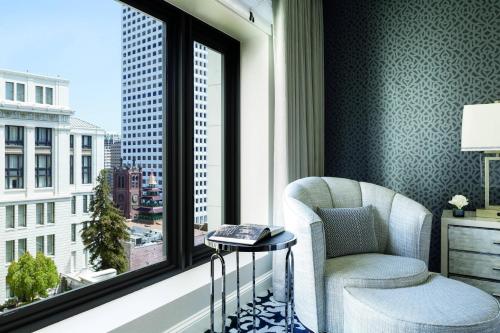 Imagen de la habitación del Hotel The Ritz-carlton, San Francisco. Foto 10