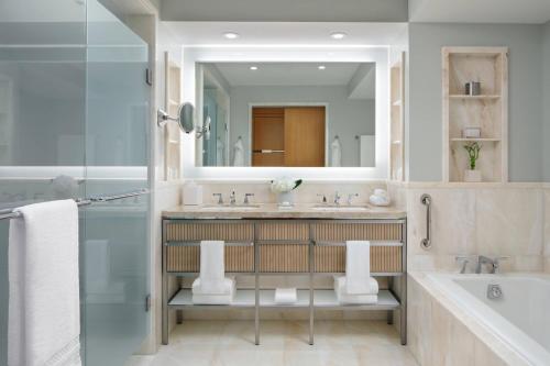 Imagen de la habitación del Hotel The Ritz-carlton, Toronto. Foto 8