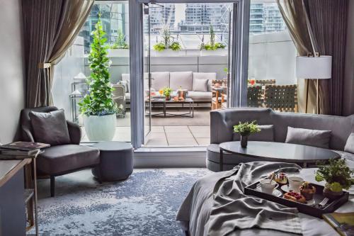 Imagen de la habitación del Hotel The Ritz-carlton, Toronto. Foto 17