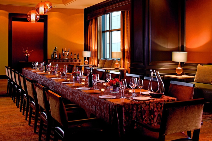 Imagen del bar/restaurante del Hotel The Ritz-carlton, Tysons Corner. Foto 3