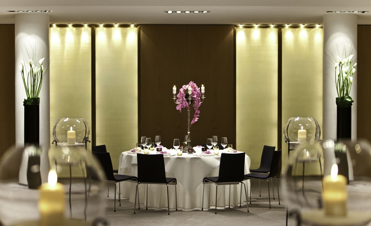 Imagen del bar/restaurante del Hotel The Ritz-carlton, Wolfsburg. Foto 6