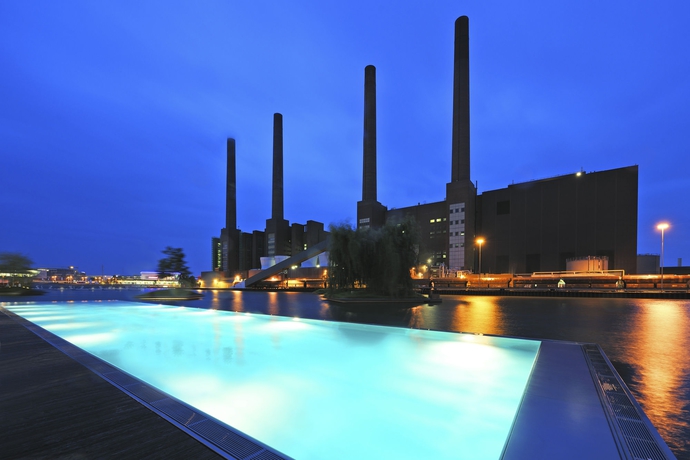 Imagen de la piscina del Hotel The Ritz-carlton, Wolfsburg. Foto 15