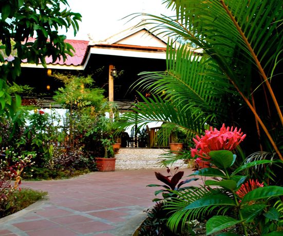 Imagen de los exteriores del Hotel The River Lodge. Foto 15