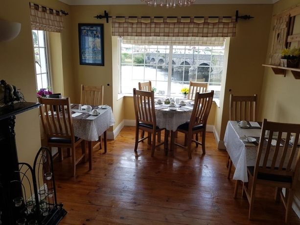 Imagen del bar/restaurante del Hotel The River\'s Edge Guest House. Foto 5