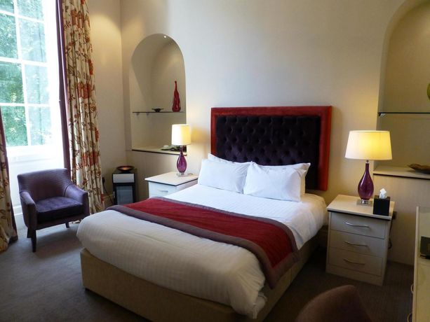 Imagen de los exteriores del Hotel The Riverside House. Foto 6