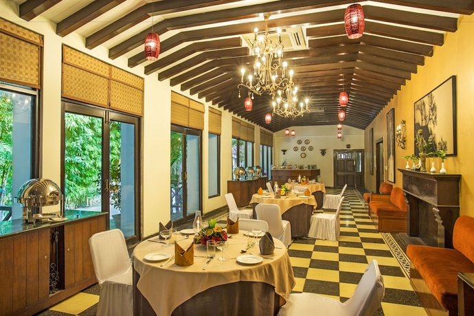 Imagen del bar/restaurante del Hotel The Riverview Retreat, Corbett. Foto 3