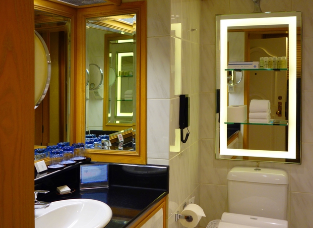 Imagen de la habitación del Hotel The Riviera. Foto 3