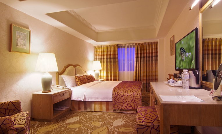 Imagen de la habitación del Hotel The Riviera. Foto 5