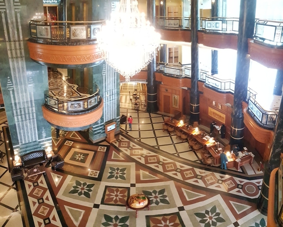 Imagen de los interiores del Hotel The Rizqun International. Foto 18