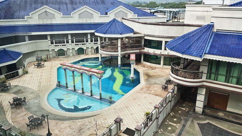 Imagen de la habitación del Hotel The Rizqun International. Foto 14