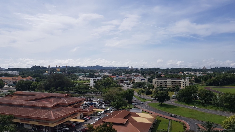 Imagen de la habitación del Hotel The Rizqun International. Foto 15