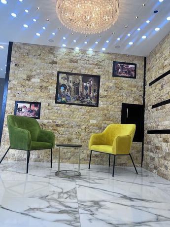 Imagen de los interiores del Hotel The Rns. Foto 9