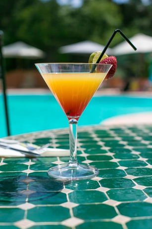 Imagen de la piscina del Hotel The Rock. Foto 14