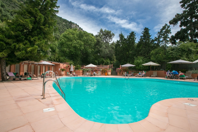 Imagen de la piscina del Hotel The Rock. Foto 16