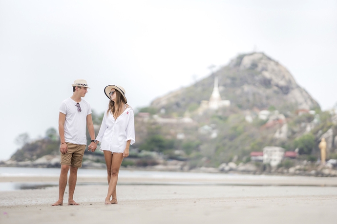 Imagen de los exteriores del Hotel The Rock Hua Hin Beachfront Spa Resort. Foto 13