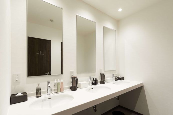 Imagen de la habitación del Hotel The Rock, Osaka. Foto 10