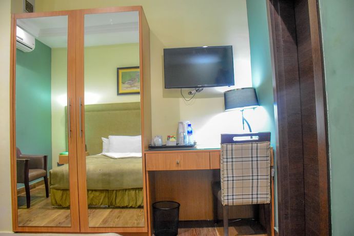 Imagen de la habitación del Hotel The Rodinia. Foto 6