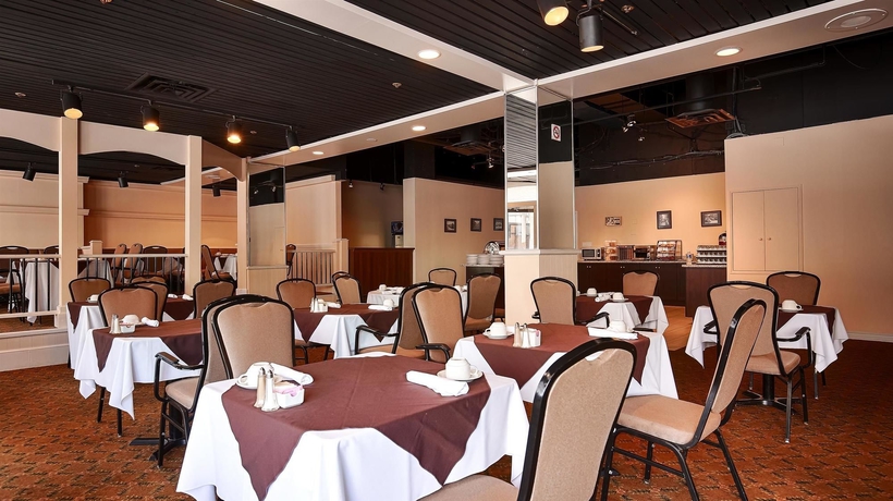 Imagen del bar/restaurante del Hotel The Roehampton. Foto 3