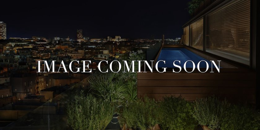 Imagen de la piscina del Hotel The Rome Edition. Foto 14