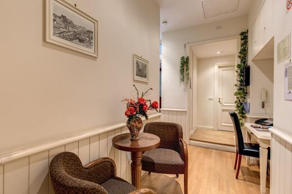 Imagen general del Hotel The Rome Suite. Foto 2