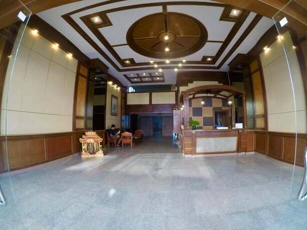 Imagen general del Hotel The Room Padangbesar. Foto 8