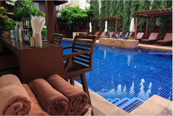 Imagen de la piscina del Hotel The Rose Bangkok. Foto 19