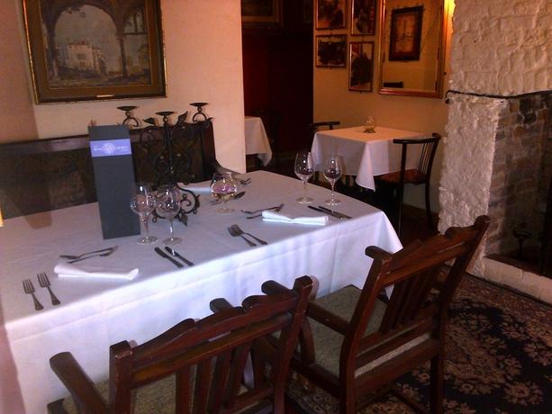 Imagen del bar/restaurante del Hotel The Rose and Crown. Foto 2