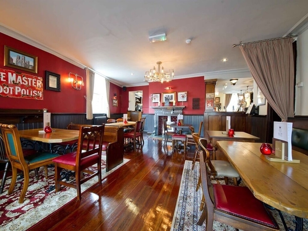Imagen del bar/restaurante del Hotel The Rose and Crown, York. Foto 6
