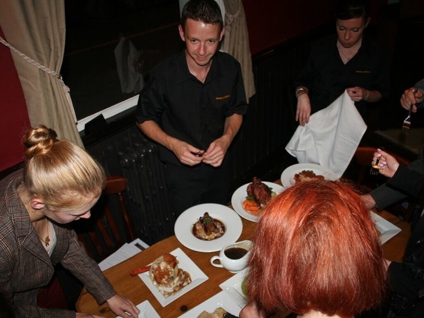 Imagen del bar/restaurante del Hotel The Rose and Crown, York. Foto 7