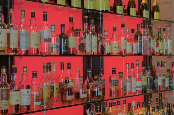 Imagen del bar/restaurante del Hotel The Roseate Edinburgh. Foto 2