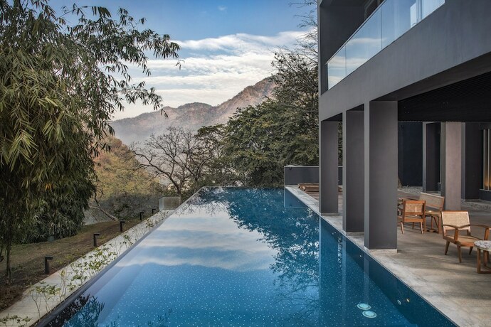 Imagen general del Hotel The Roseate Ganges Rishikesh. Foto 14