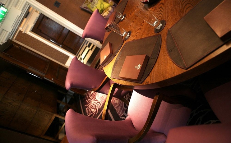 Imagen de los interiores del Hotel The Roseate Reading. Foto 12