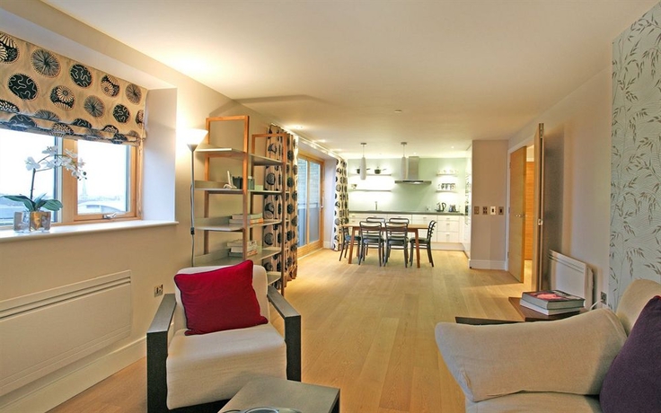 Imagen de los interiores del Hotel The Roseate Reading. Foto 14