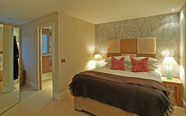 Imagen de la habitación del Hotel The Roseate Reading. Foto 8