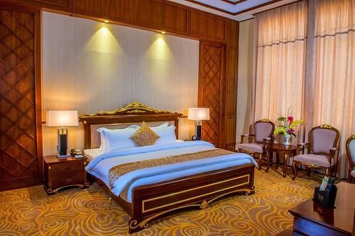 Imagen de la habitación del Hotel The Royal Ace. Foto 6