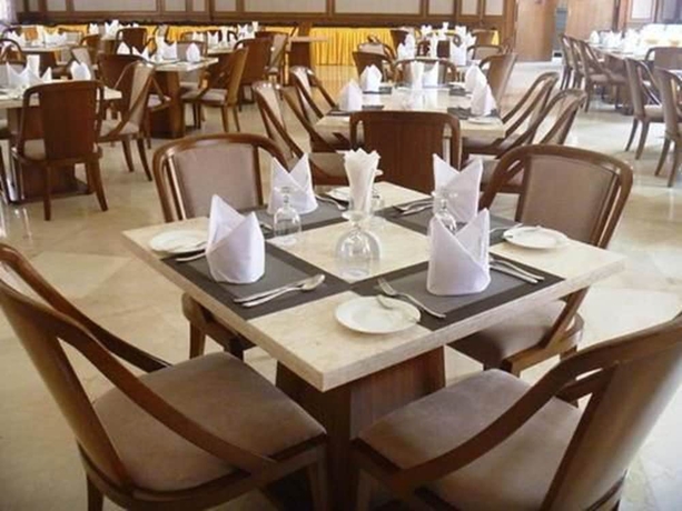 Imagen del bar/restaurante del Hotel The Royal Ace. Foto 2