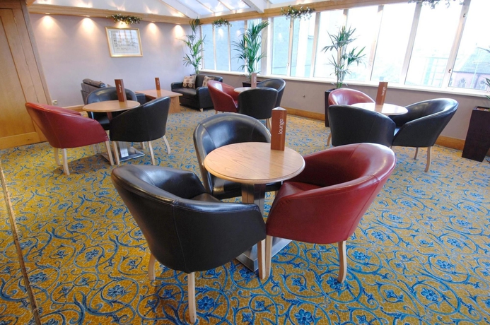 Imagen del bar/restaurante del Hotel The Royal Angus. Foto 4