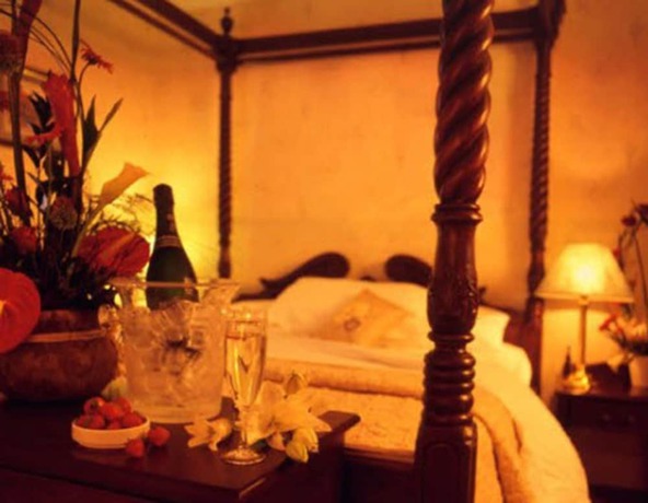 Imagen de la habitación del Hotel The Royal Arms. Foto 16