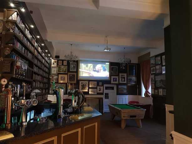 Imagen del bar/restaurante del Hotel The Royal, Barrow-in-Furness. Foto 3