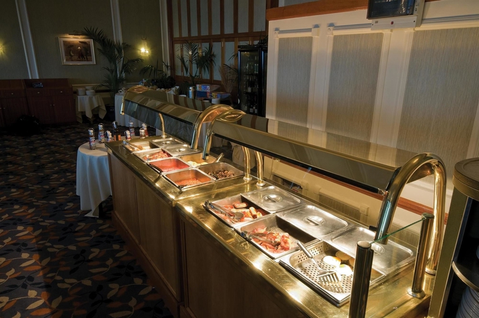 Imagen del bar/restaurante del Hotel The Royal Beach. Foto 2