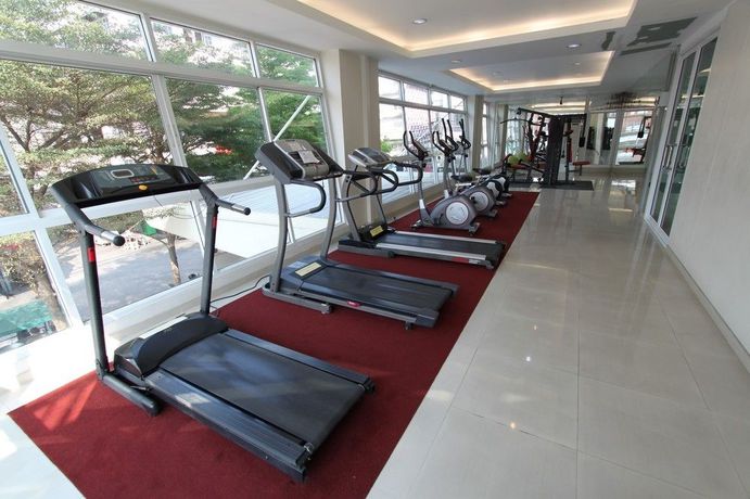 Imagen de los exteriores del Hotel The Royal Bee Apart. Foto 10