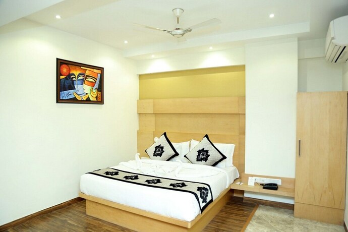 Imagen de la habitación del Hotel The Royal Bharti. Foto 13