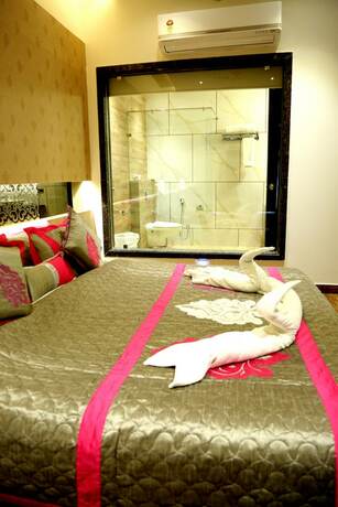 Imagen de la habitación del Hotel The Royal Bharti. Foto 16