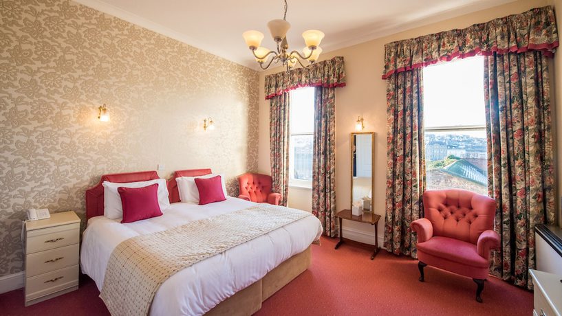 Imagen de la habitación del Hotel The Royal, Bideford. Foto 4