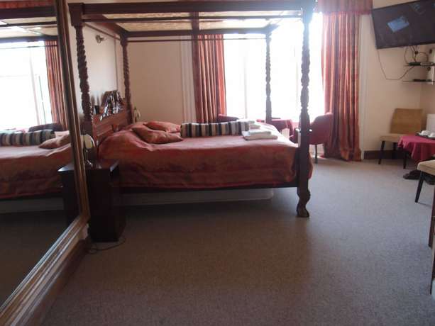 Imagen de la habitación del Hotel The Royal Britannia. Foto 17