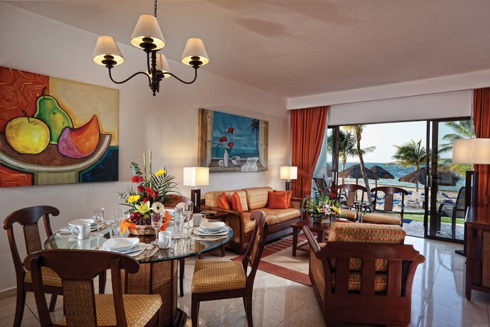 Imagen de la habitación del Hotel The Royal Cancun All Villas Resort. Foto 6