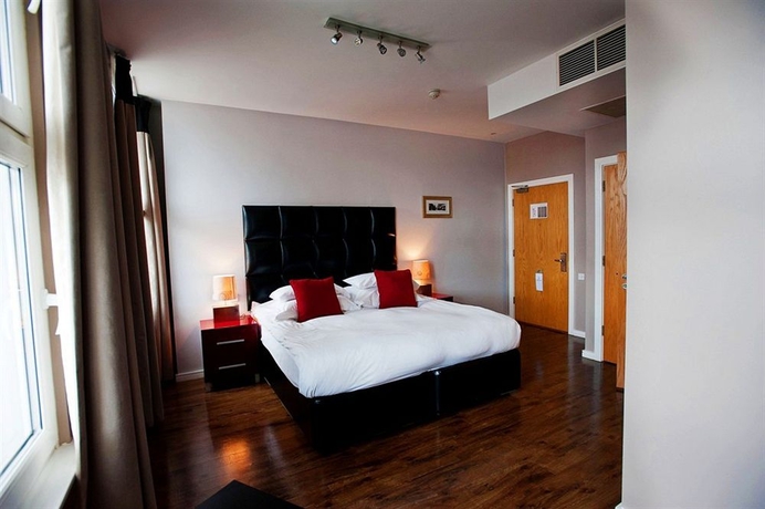 Imagen de la habitación del Hotel The Royal Cardiff. Foto 6